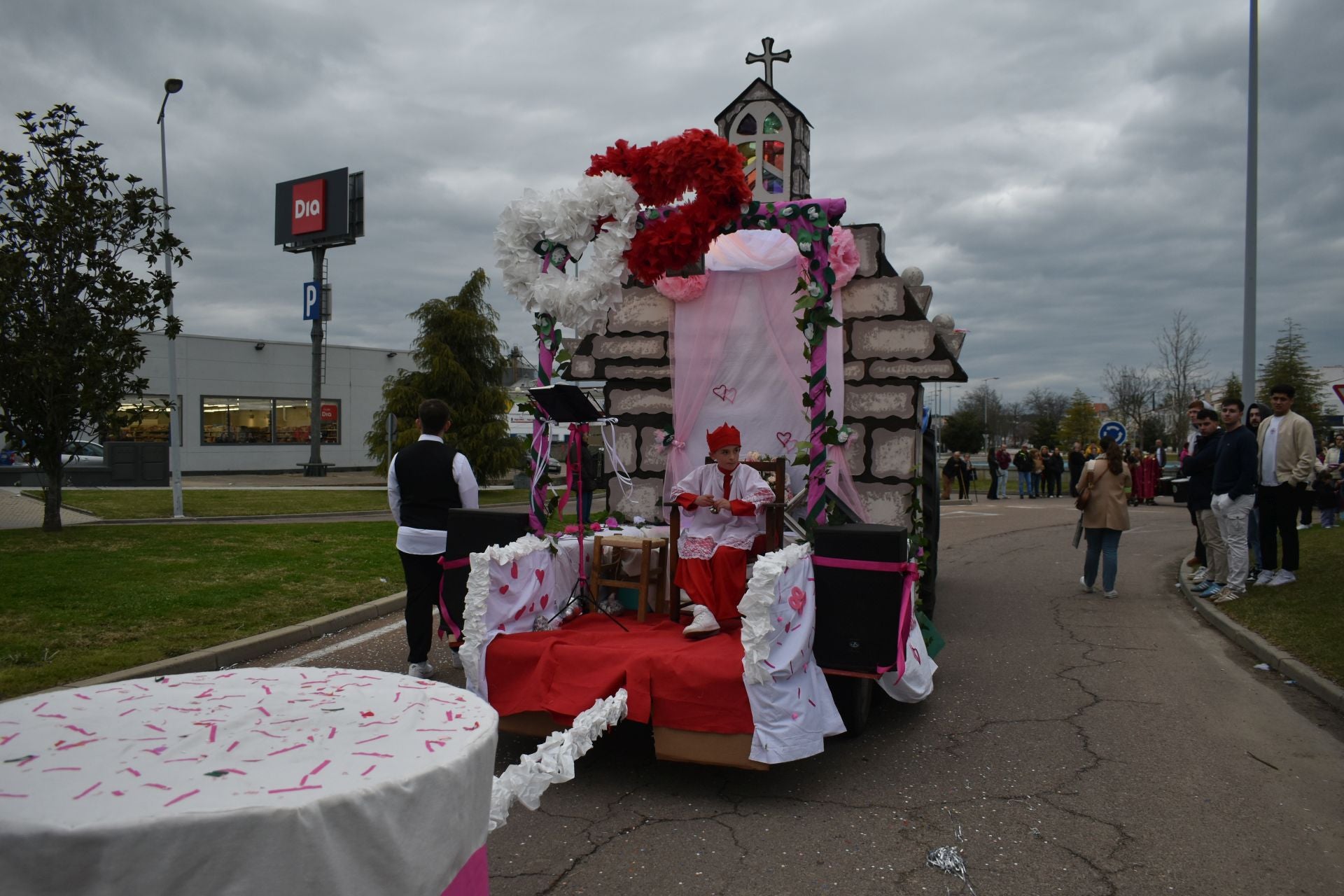 Fotos: Miajadas vive el Carnaval en su gran desfile de comparsas