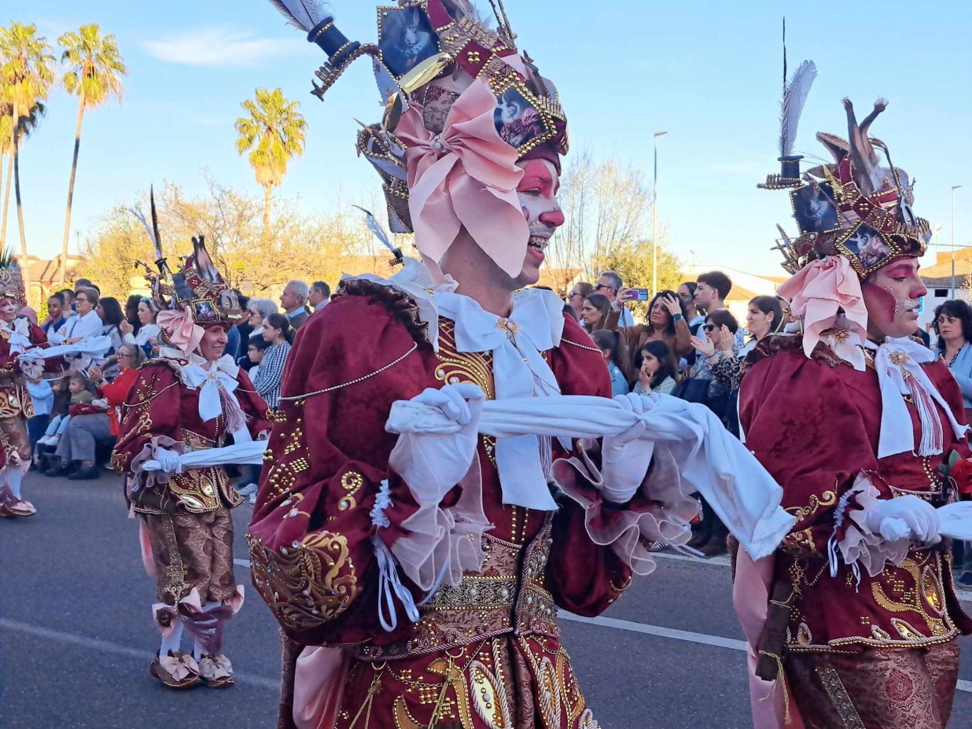 Fotos: 18 comparsas hicieron vibrar en la VI Convivencia Carnavalera de Miajadas