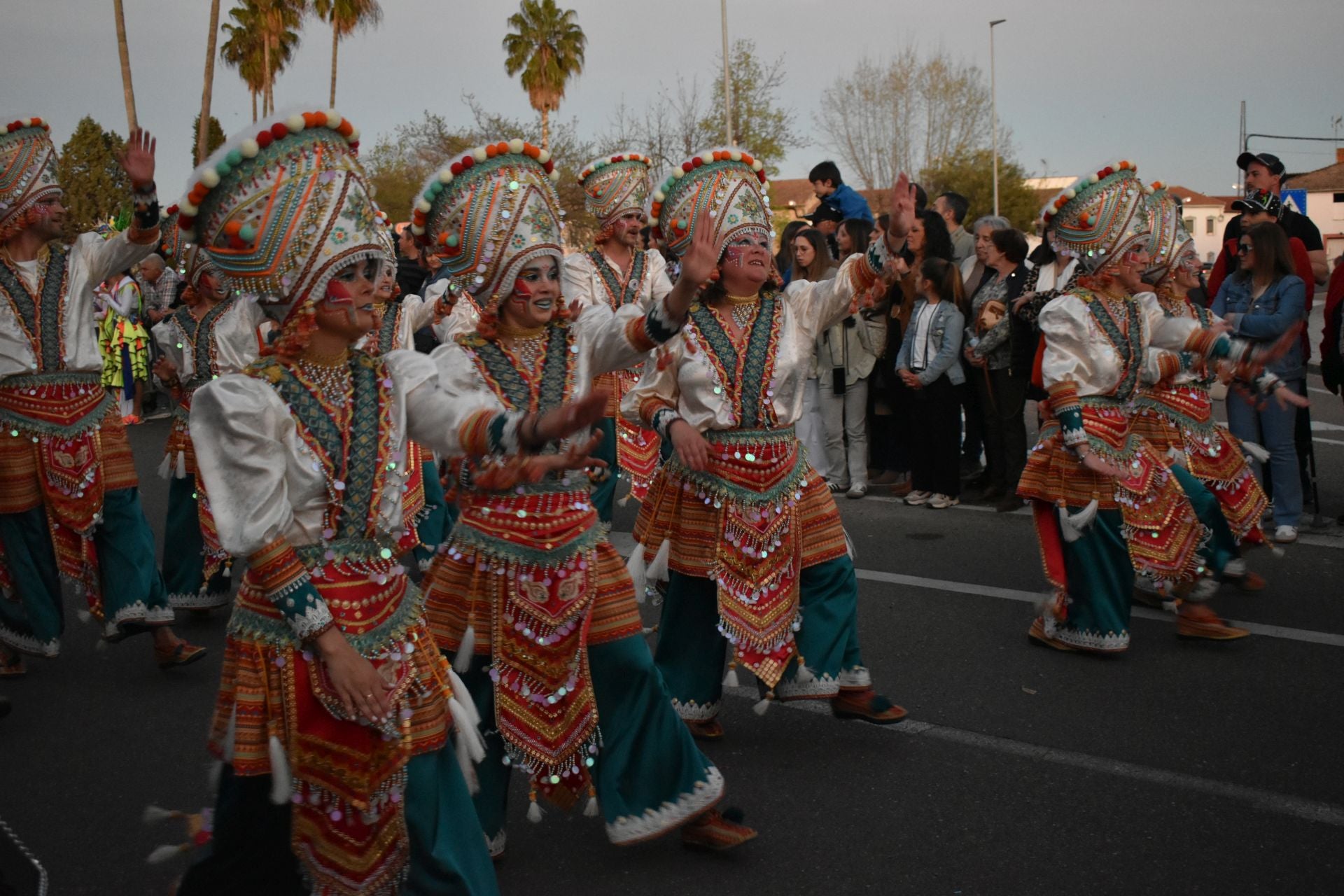 Fotos: 18 comparsas hicieron vibrar en la VI Convivencia Carnavalera de Miajadas
