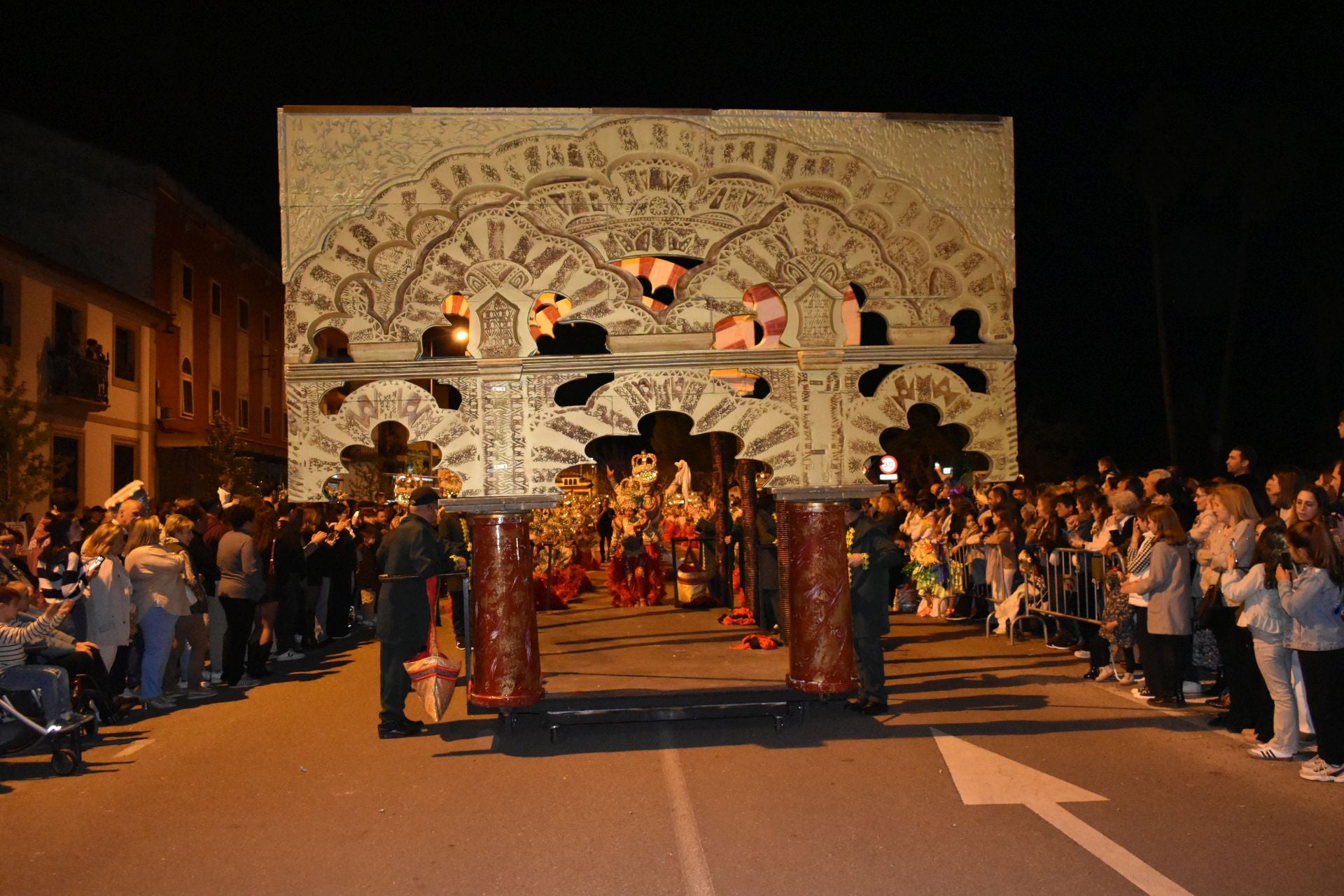Fotos: 18 comparsas hicieron vibrar en la VI Convivencia Carnavalera de Miajadas