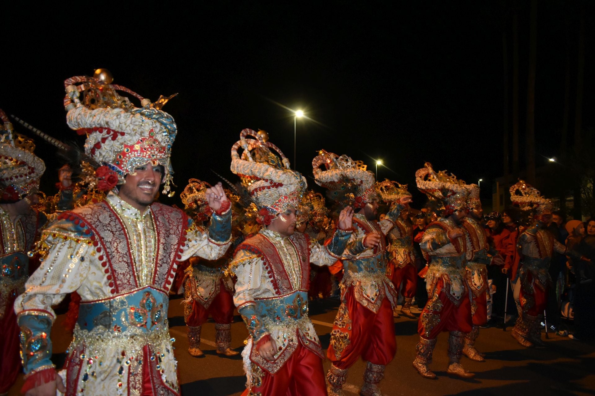 Fotos: 18 comparsas hicieron vibrar en la VI Convivencia Carnavalera de Miajadas