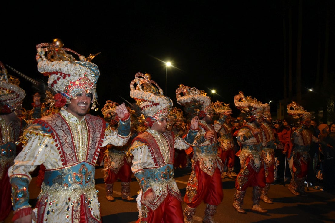 Fotos: 18 comparsas hicieron vibrar en la VI Convivencia Carnavalera de Miajadas