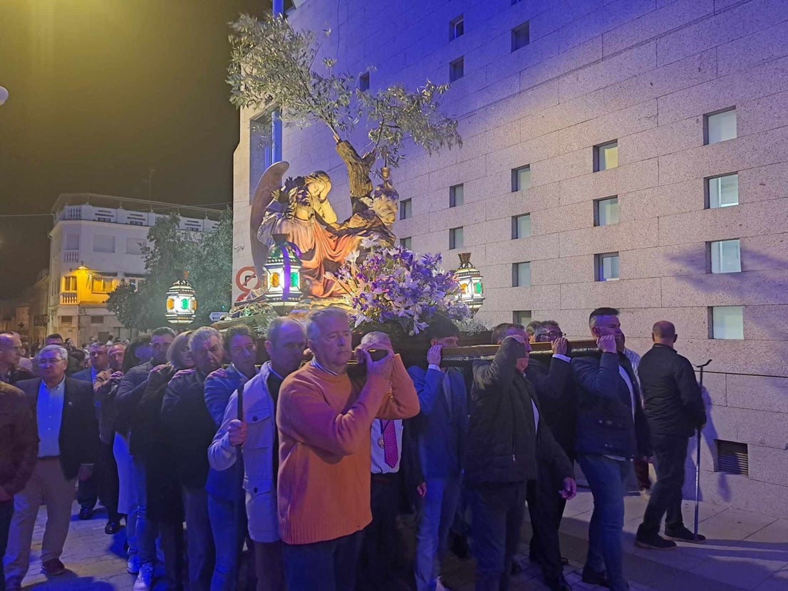 Fotos: Procesión de la 'Oración en el huerto de los olivos', el 'Cristo amarrado a la columna' y 'Jesús Nazareno'
