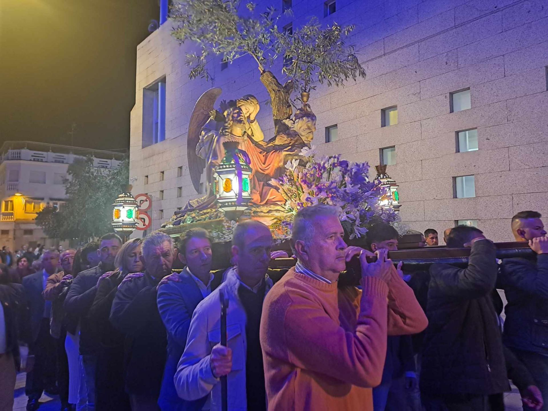 Fotos: Procesión de la 'Oración en el huerto de los olivos', el 'Cristo amarrado a la columna' y 'Jesús Nazareno'