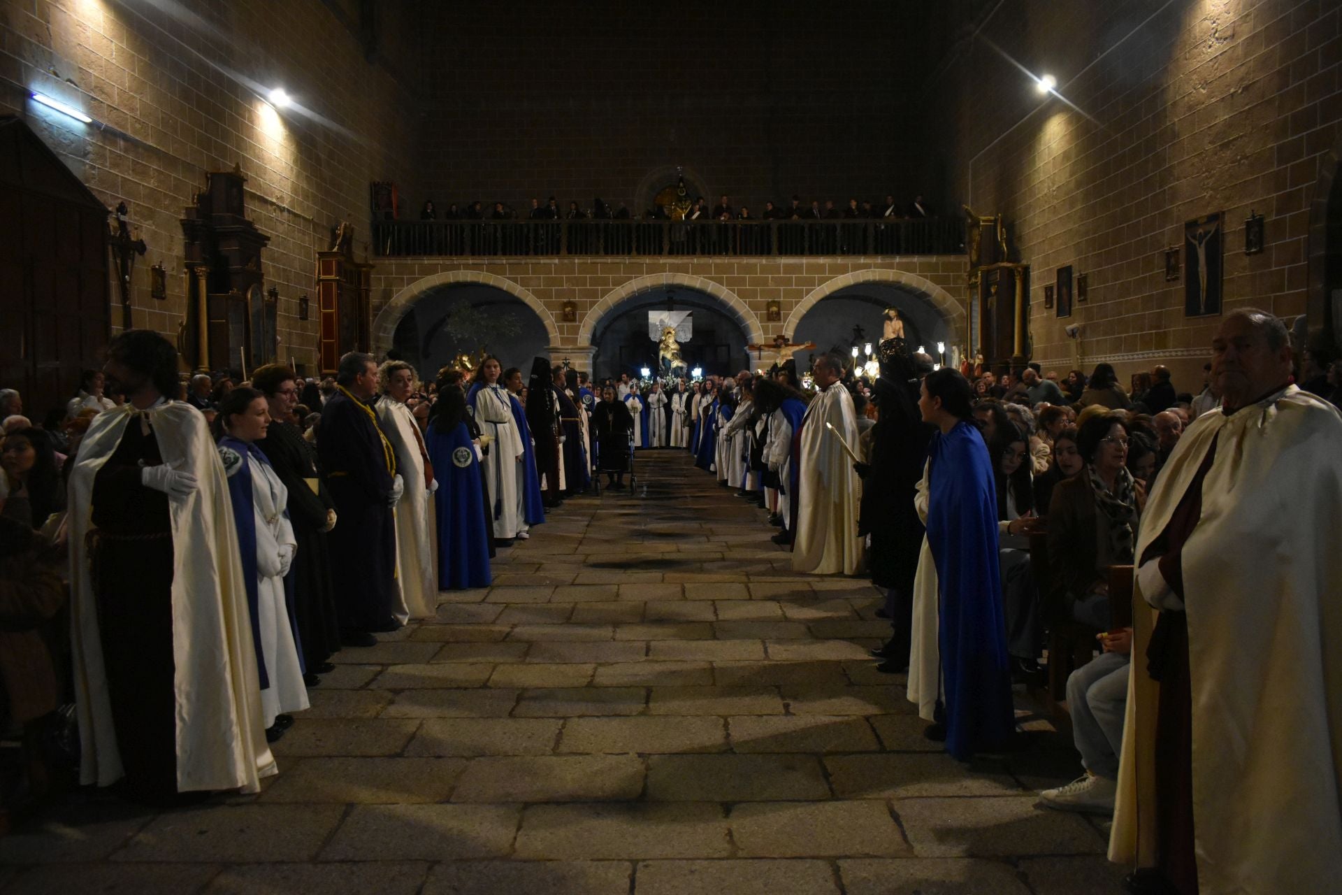 Fotos: El 'Cristo de la Piedad', 'La Piedad', el 'Santo Sepulcro' y la 'Virgen de los Dolores' procesionaron en el templo