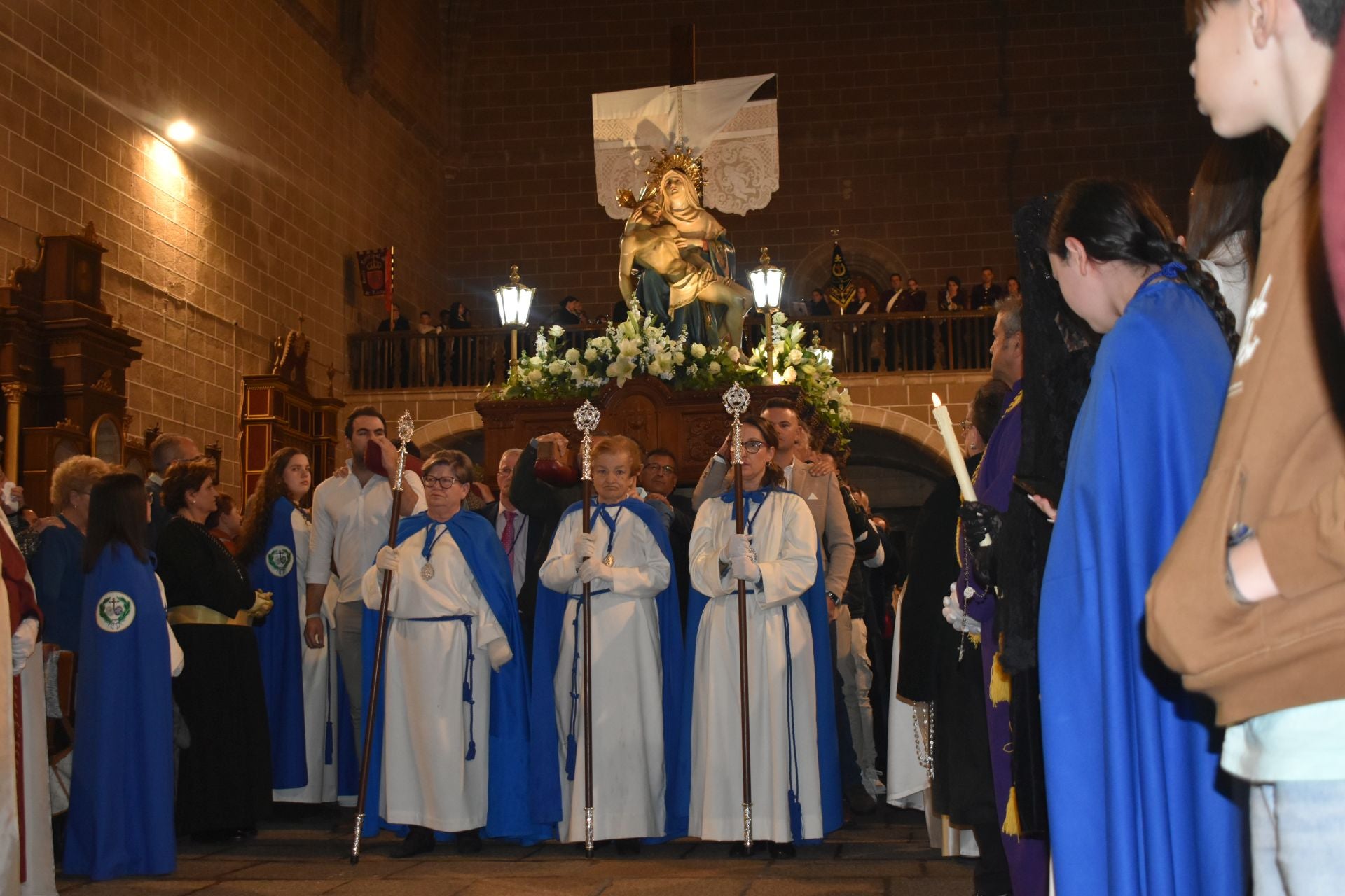 Fotos: El 'Cristo de la Piedad', 'La Piedad', el 'Santo Sepulcro' y la 'Virgen de los Dolores' procesionaron en el templo