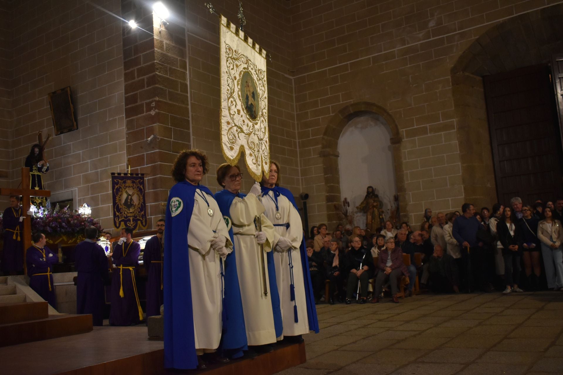 Fotos: El 'Cristo de la Piedad', 'La Piedad', el 'Santo Sepulcro' y la 'Virgen de los Dolores' procesionaron en el templo