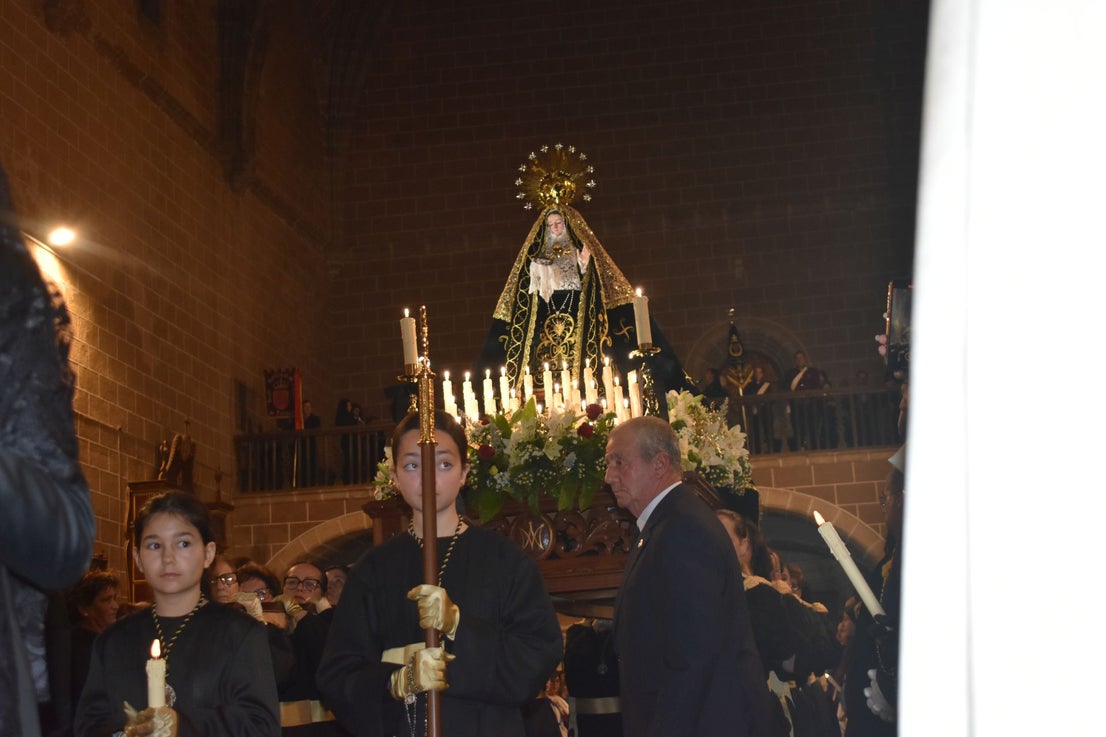 Fotos: El 'Cristo de la Piedad', 'La Piedad', el 'Santo Sepulcro' y la 'Virgen de los Dolores' procesionaron en el templo