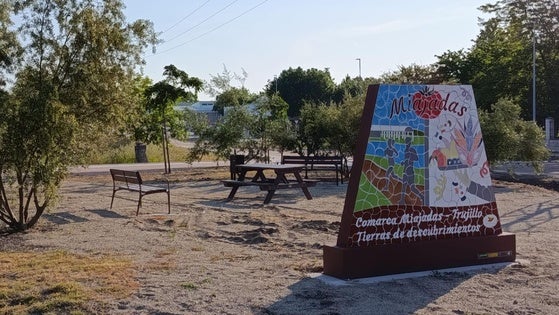 La localidad dispone de una nueva zona de descanso frente la Laguna Nueva