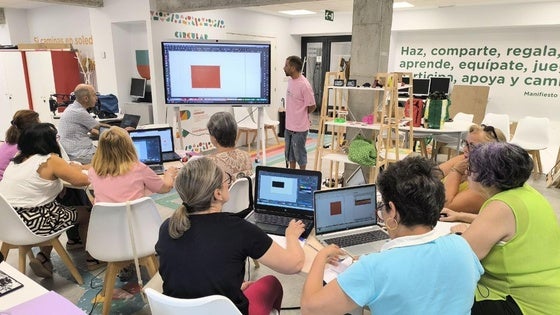 El curso de Corte y Confección participó en una jornada de formación en el Circular FAB