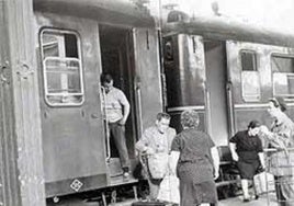 Llegada a la estación de Atocha, en Madrid, de un tren procedente de Extremadura, en julio de 1969.