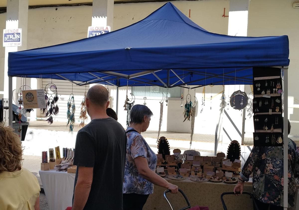 Imagen principal - Un viaje temporal hasta el siglo XIX para revivir la feria de Miajadas