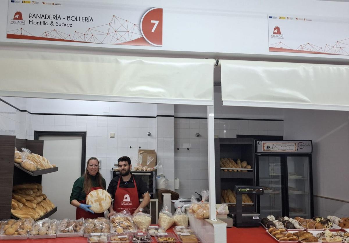 Imagen principal - Reabre el Mercado de Abastos de Miajadas