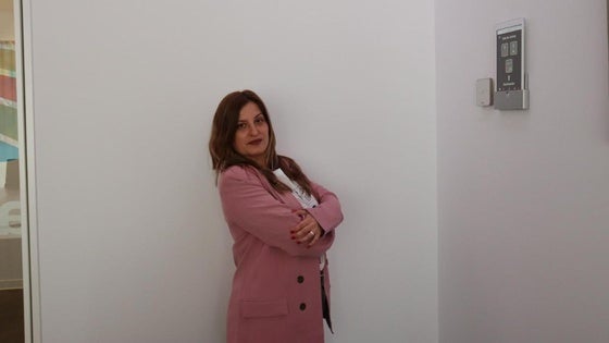 Esther Albalá Fabián, ingeniera del Grupo Laura Otero, recibe el premio 'Eres teleco' por su contribución al desarrollo tecnológico de Extremadura