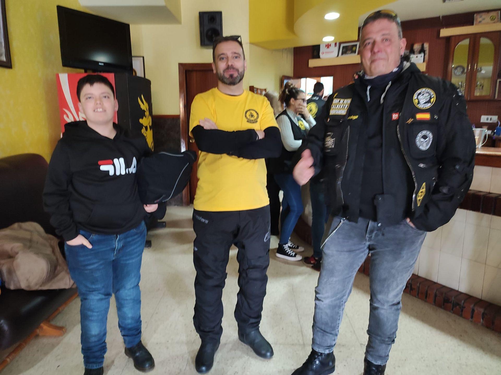 Alrededor de un centenar de moteros disfrutaron con las Migas Kojoneras