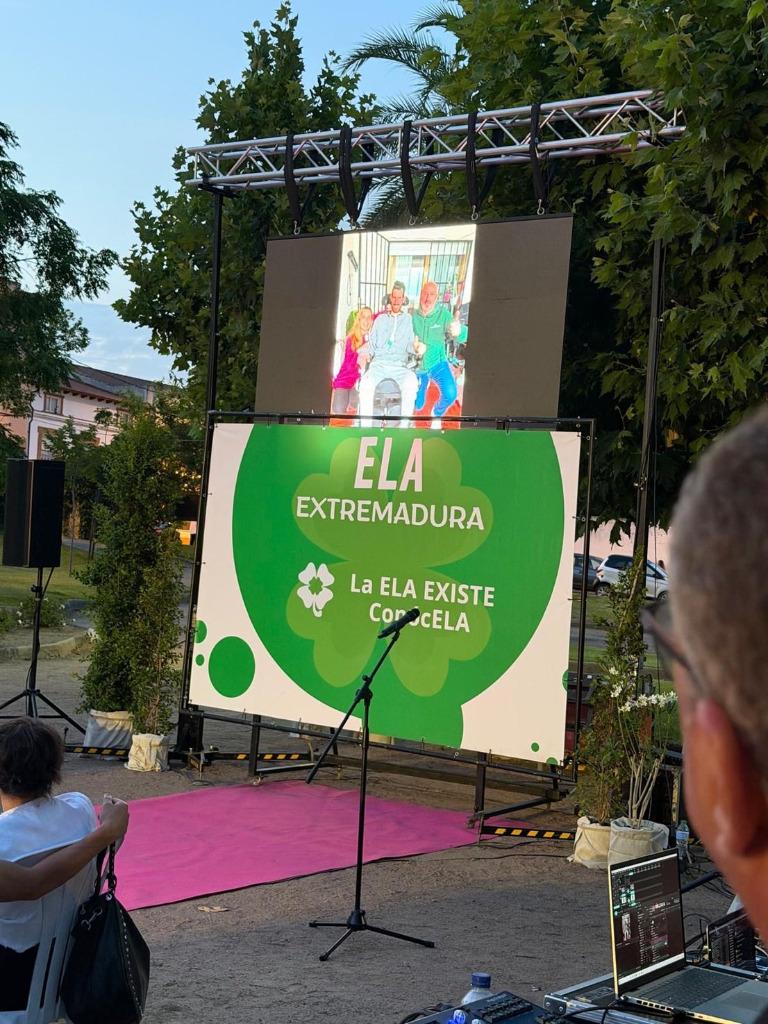 Miajadas brilla en el desfile benéfico 'ConócELA'