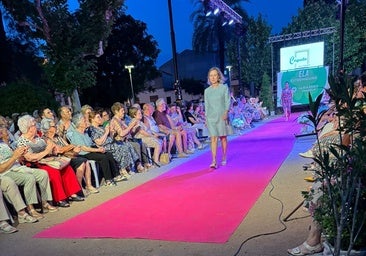 Miajadas brilla en el desfile benéfico 'ConócELA'