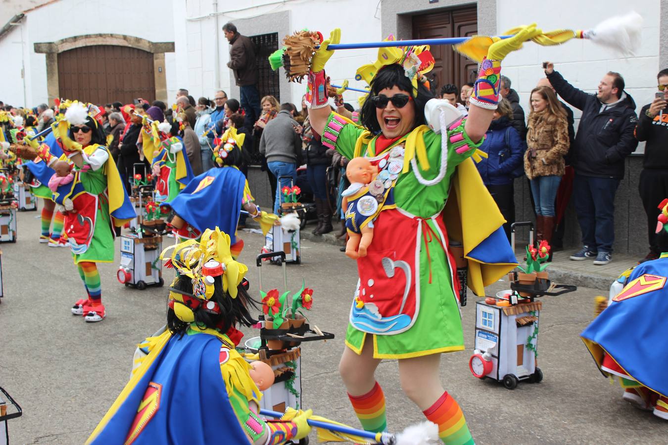 Comparsa 'Los Soletes' de Badajoz con 80 miembros. 