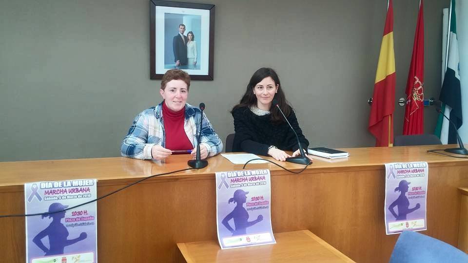 María Teresa Gil e Isabel Ruiz en la rueda de prensa. 