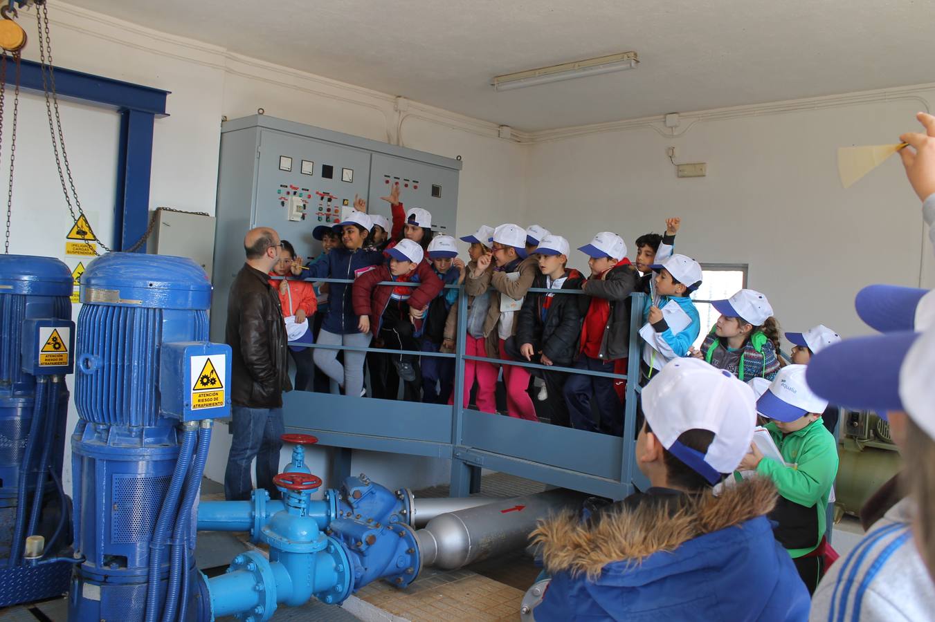 Alumnos del Colegio Público Nuestra Señora de Guadalupe en la visita. 