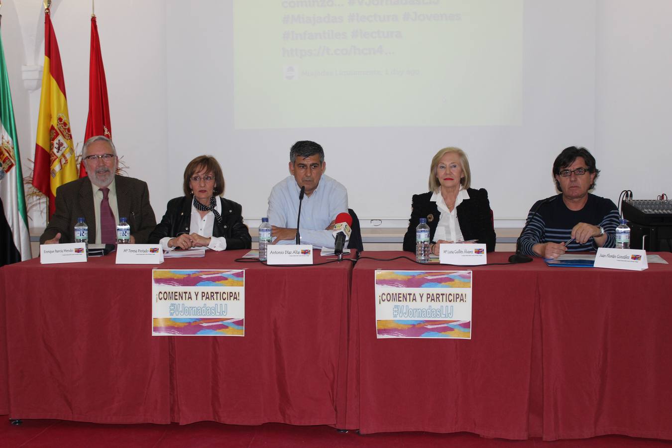 Participantes en la inauguración de las jornadas. 