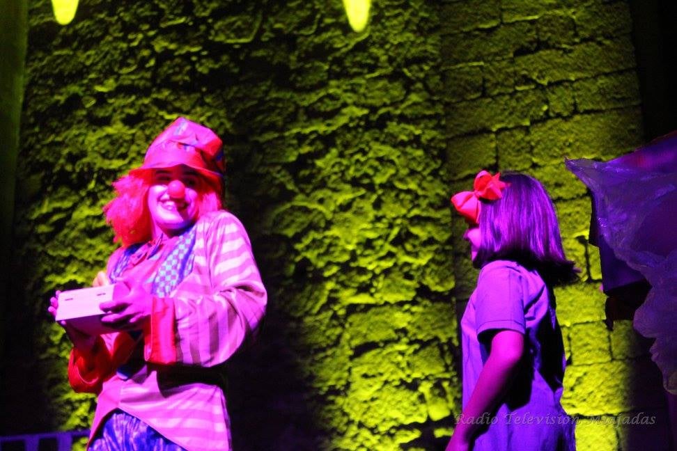 La magia de ‘Así se baila… Circus, el sueño de una bailarina’ envuelve la iglesia de Santiago