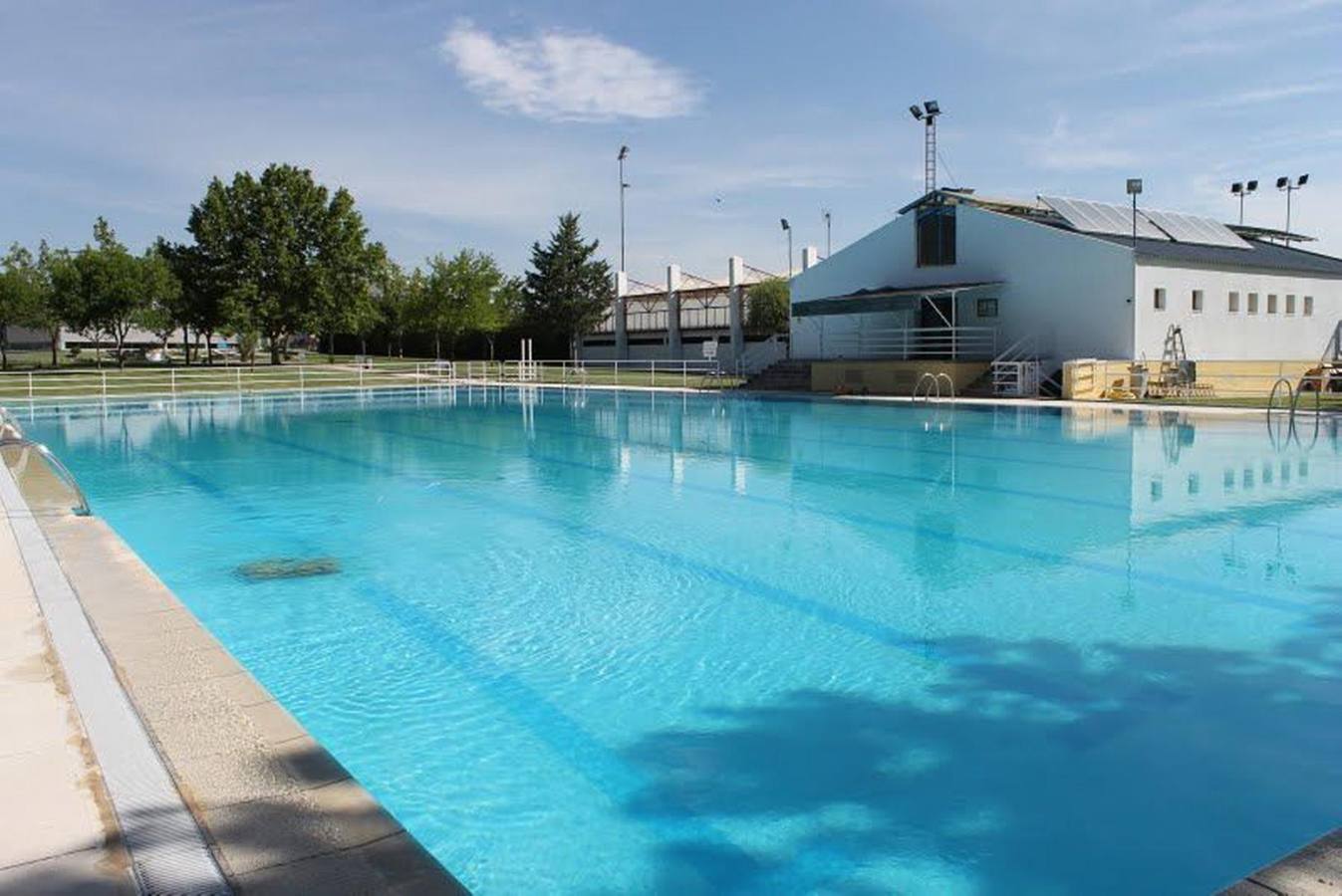 La piscina de verano cerrará una semana más tarde