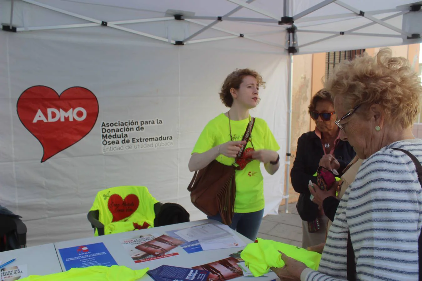 Stand situado en la avenida de Trujillo. 