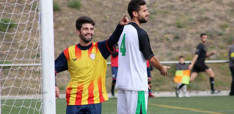 Álex Jiménez se lamenta tras un gol del cuadro catalán. 