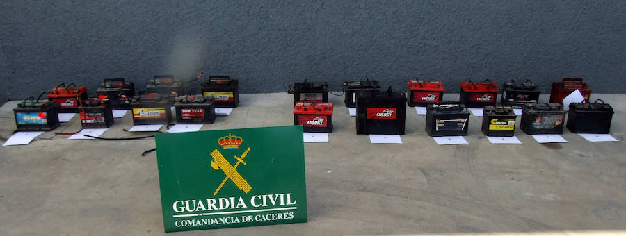Algunas de las baterías sustraídas. 