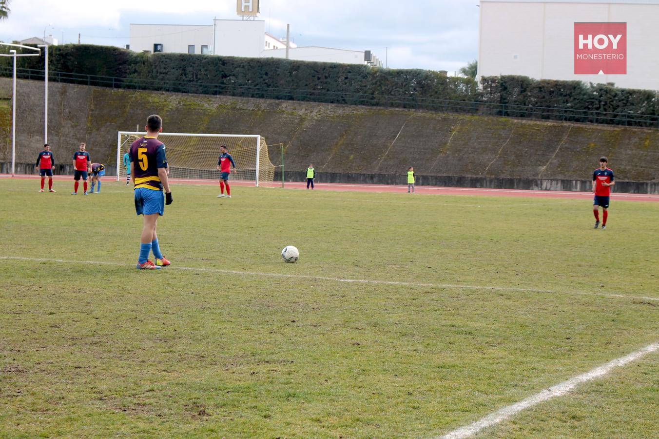 Los amarillos se enfrentaron este domingo al líder de grupo, al C.D. Usagre. Los locales le plantaron cara y consiguieron un empate a uno, a pesar de las dificultades. 