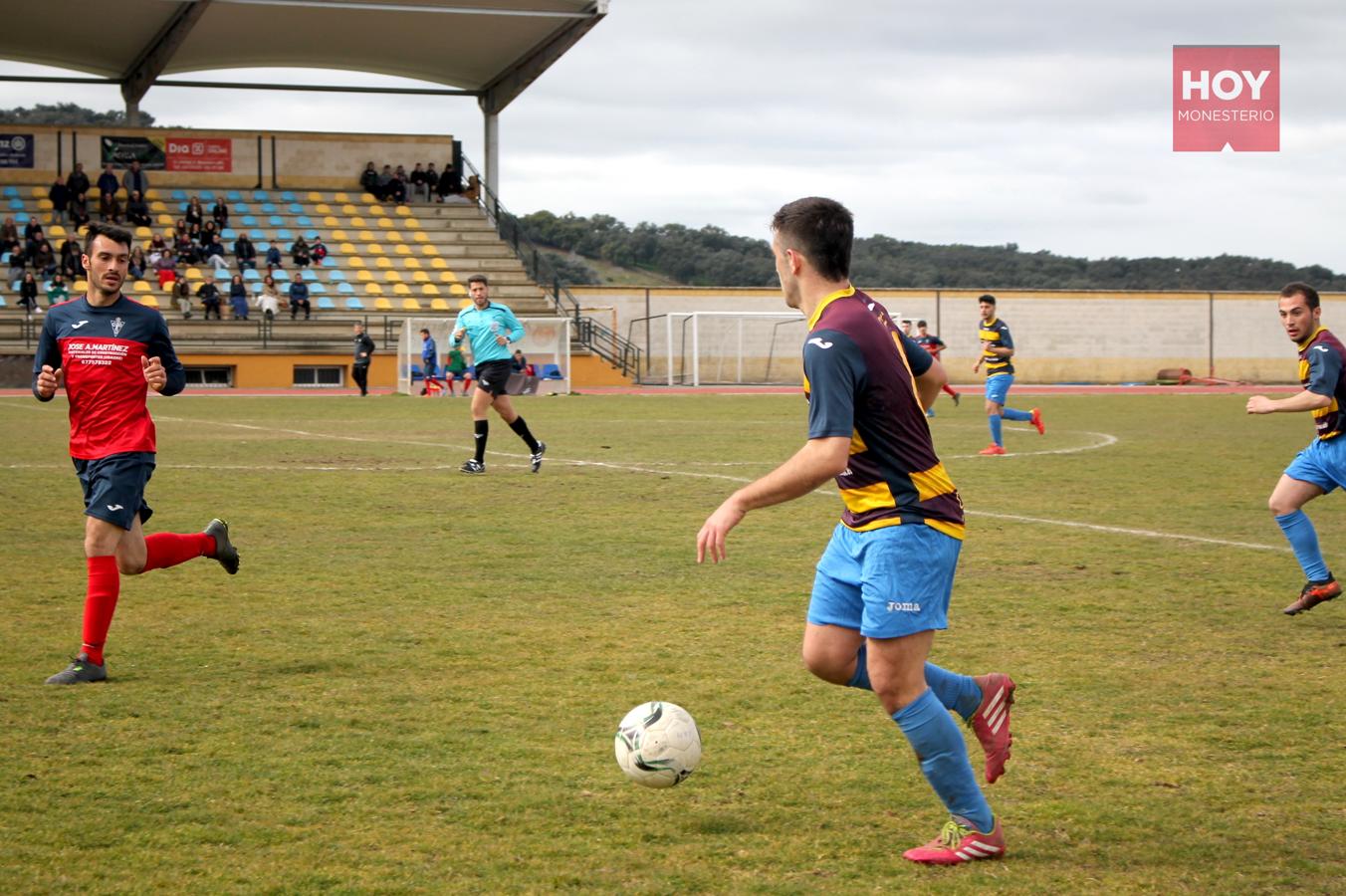Los amarillos se enfrentaron este domingo al líder de grupo, al C.D. Usagre. Los locales le plantaron cara y consiguieron un empate a uno, a pesar de las dificultades. 