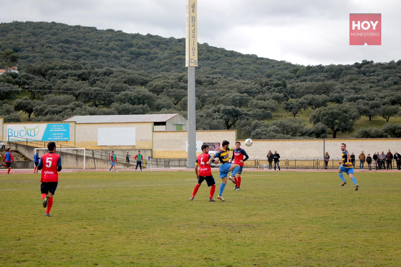 Los amarillos se enfrentaron este domingo al líder de grupo, al C.D. Usagre. Los locales le plantaron cara y consiguieron un empate a uno, a pesar de las dificultades. 