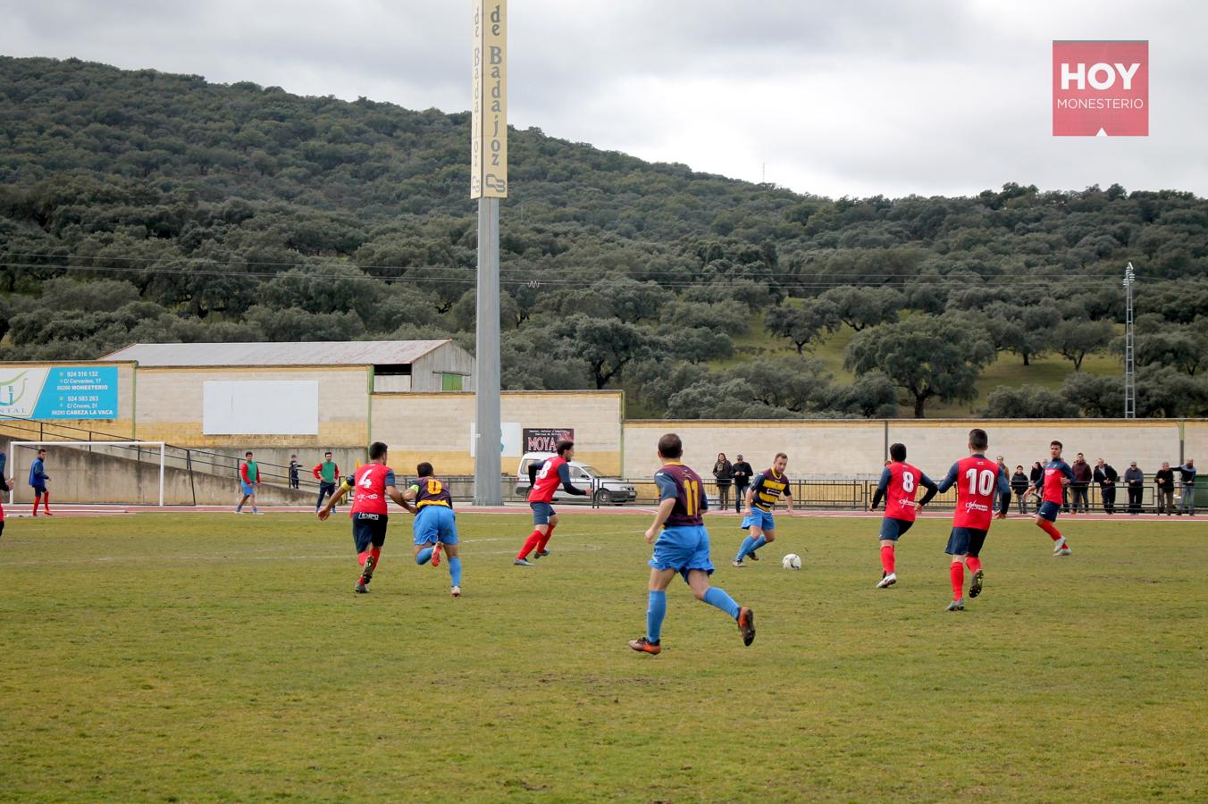 Los amarillos se enfrentaron este domingo al líder de grupo, al C.D. Usagre. Los locales le plantaron cara y consiguieron un empate a uno, a pesar de las dificultades. 