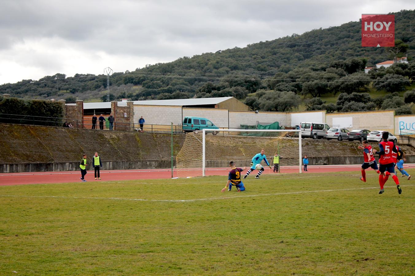 Los amarillos se enfrentaron este domingo al líder de grupo, al C.D. Usagre. Los locales le plantaron cara y consiguieron un empate a uno, a pesar de las dificultades. 