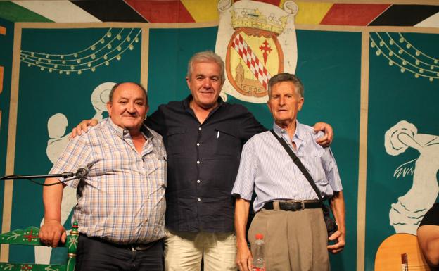 Imagen principal - ARRIBA : Casiano, Pallero y Molina, los tres presidentes de la Peña;  ABAJO IZQUIERDA : Pedro Lomas, segundo clasificado  ABAJO DERECHA : Julián Jaramillo, tercer clasificado 