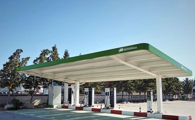 Aspecto de la Estación Premium de Iberdrola en Monesterio 