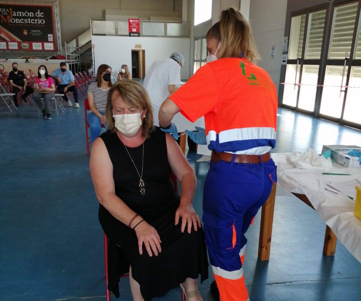 El Pabellón Multiusos acoge este lunes una vacunación masiva de terceras dosis de covid-19