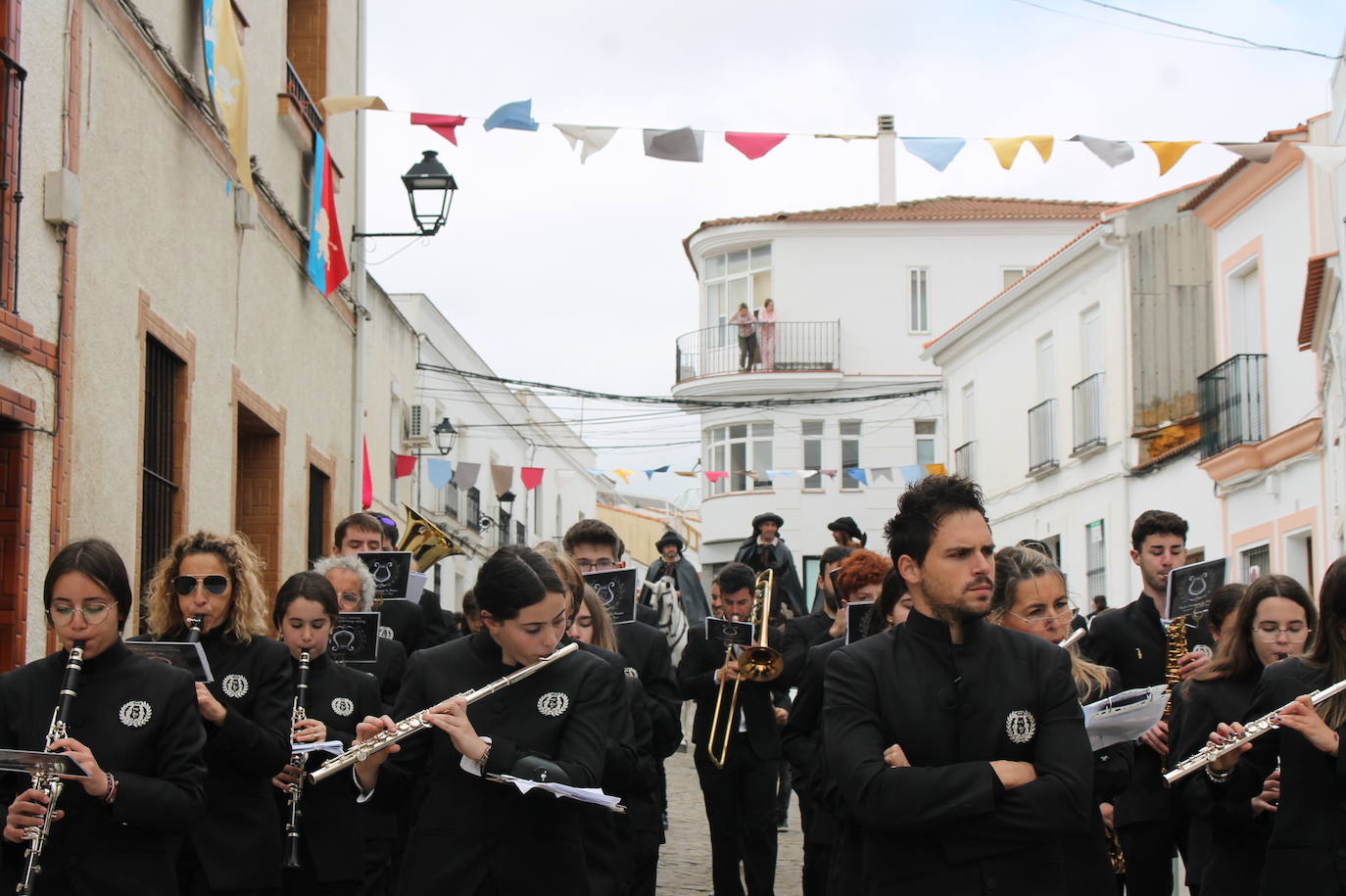 En imágenes, el II recibimiento de Carlos V en Monesterio