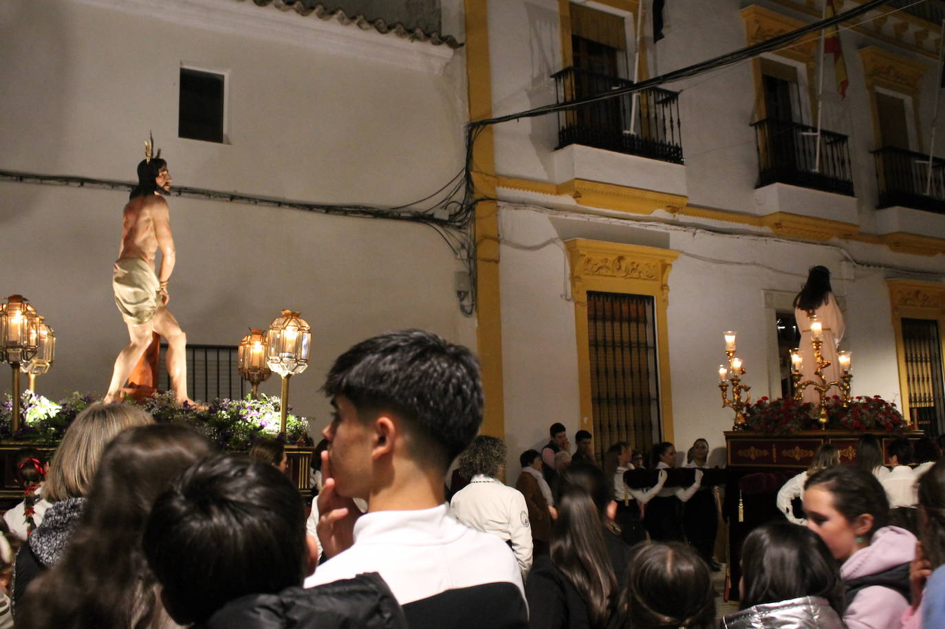 La mujeres vuelven a ser los pies y los ojos del Cautivo y del Amarrado a la Columna