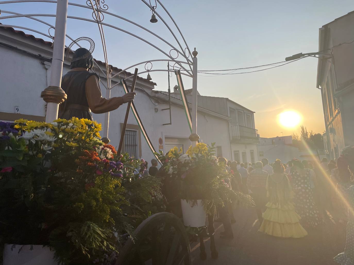 PROCESIÓN DE SAN ISIDRO POR LAS CALLES DE MONESTERIO