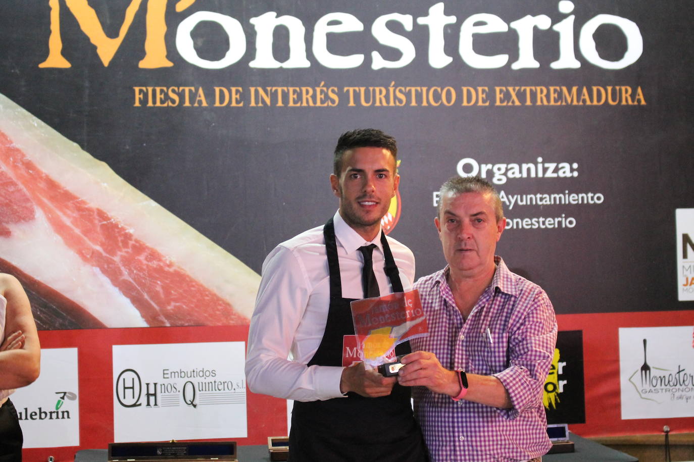 Desidero Sebastián junto a Antonio Quintero, miembro del jurado