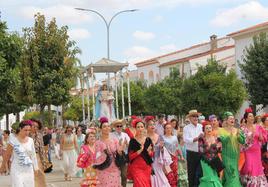 Imagen de la Virgen de Tentudía por las calles de Monesterio este 8 de septiembre, Día de Extremadura