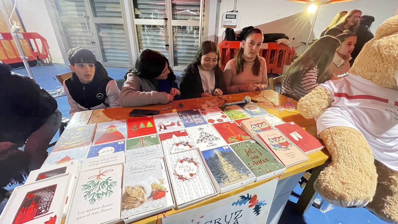 Nieve artificial, animación y mercadillo en la inauguración de la Navidad de Monesterio