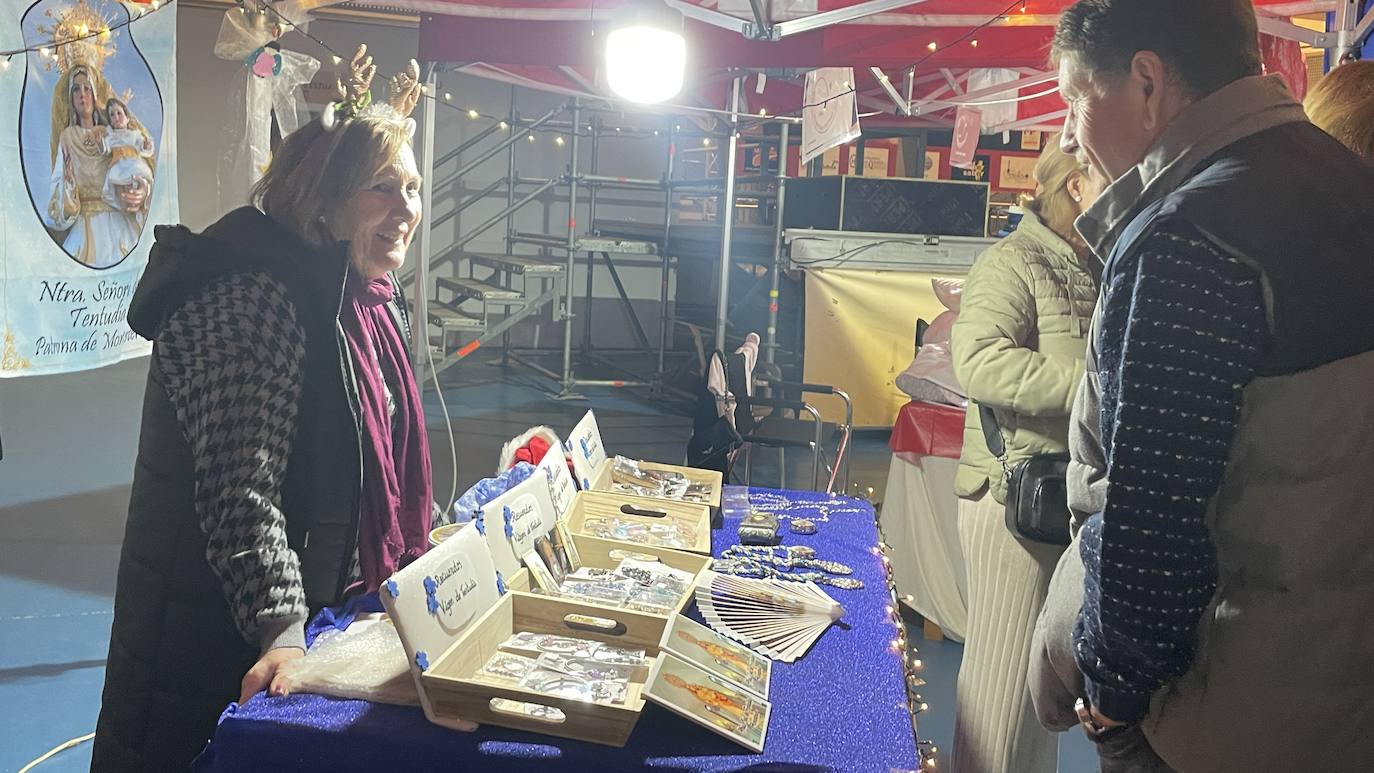 Nieve artificial, animación y mercadillo en la inauguración de la Navidad de Monesterio