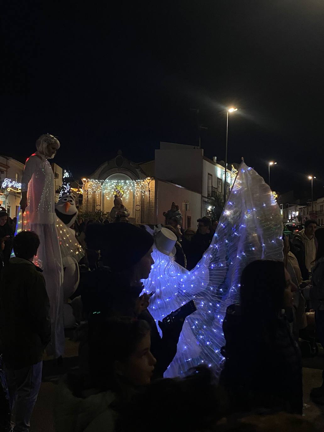 Un pasacalles navideño da la bienvenida a las fiestas en Monesterio