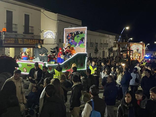 Fotos: La cabalgata de Reyes llenó de ilusión y magia las calles de Monesterio