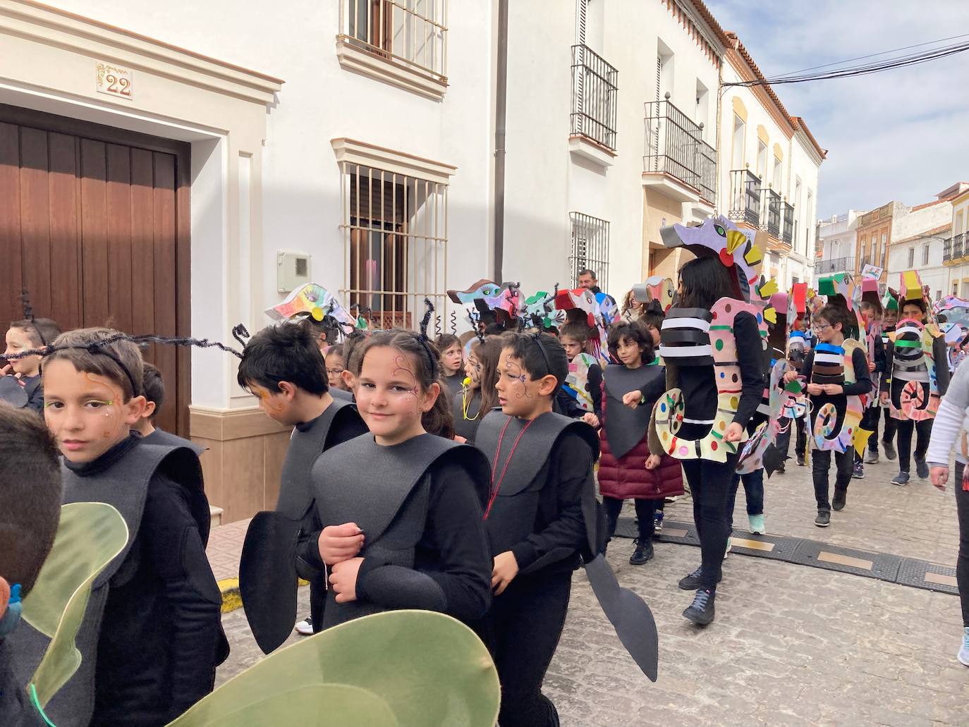 Fotos: Desfile infantil de Carnaval del CEIP El Llano de Monesterio 2023