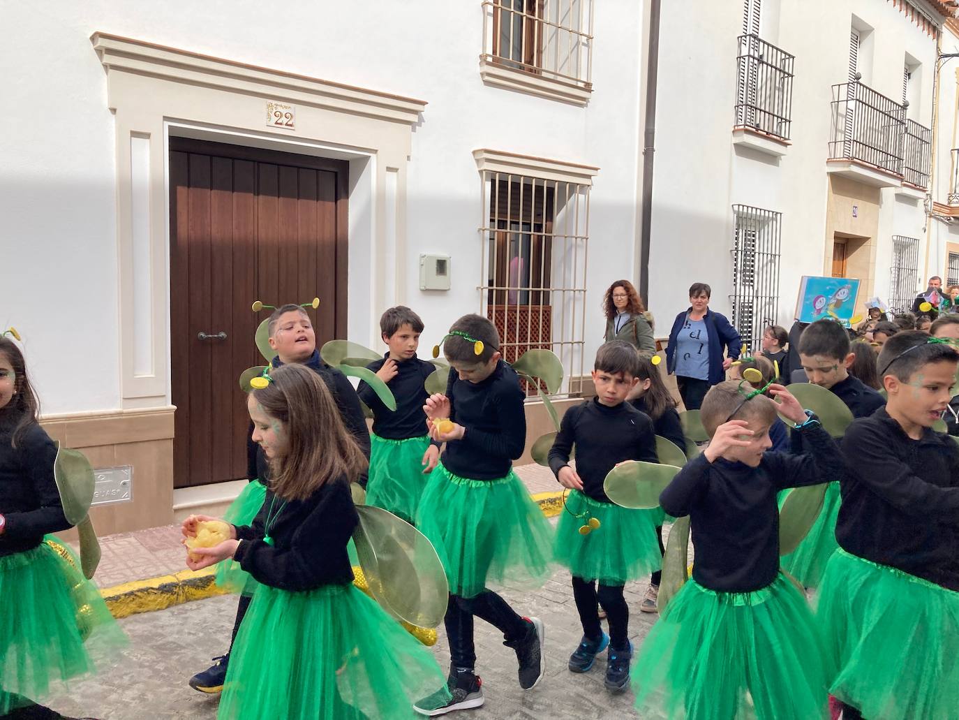 Fotos: Desfile infantil de Carnaval del CEIP El Llano de Monesterio 2023