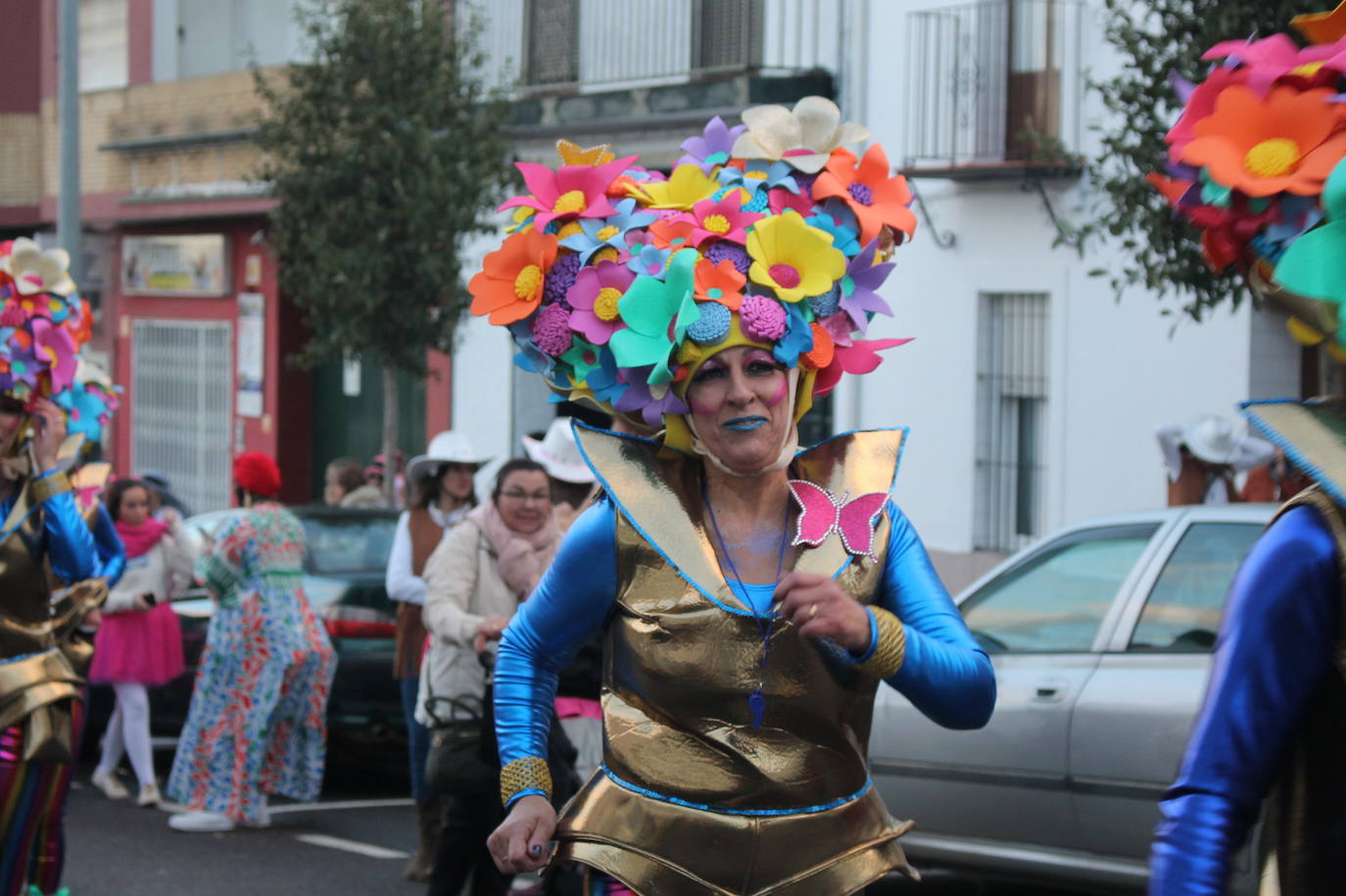 En imágenes, el pasacalles popular del Carnaval de Monesterio (Parte II)